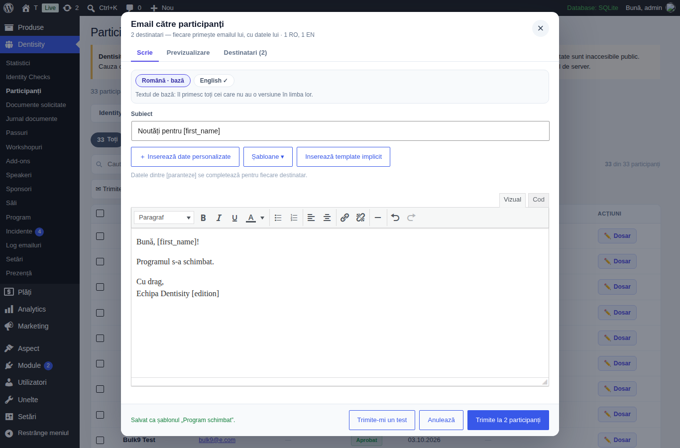 Editorul de email cu bara de limbi deasupra subiectului: Română · bază și English ✓, explicația că textul de bază îl primesc cei fără o versiune în limba lor, iar sus 2 destinatari · 1 RO, 1 EN