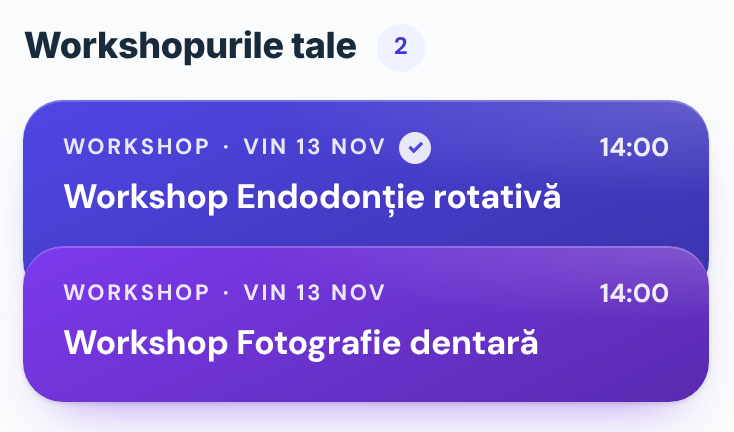 Pe telefon: două pass-uri de workshop închise, suprapuse, fiecare cu ziua, titlul și ora; primul are bifa de prezență
